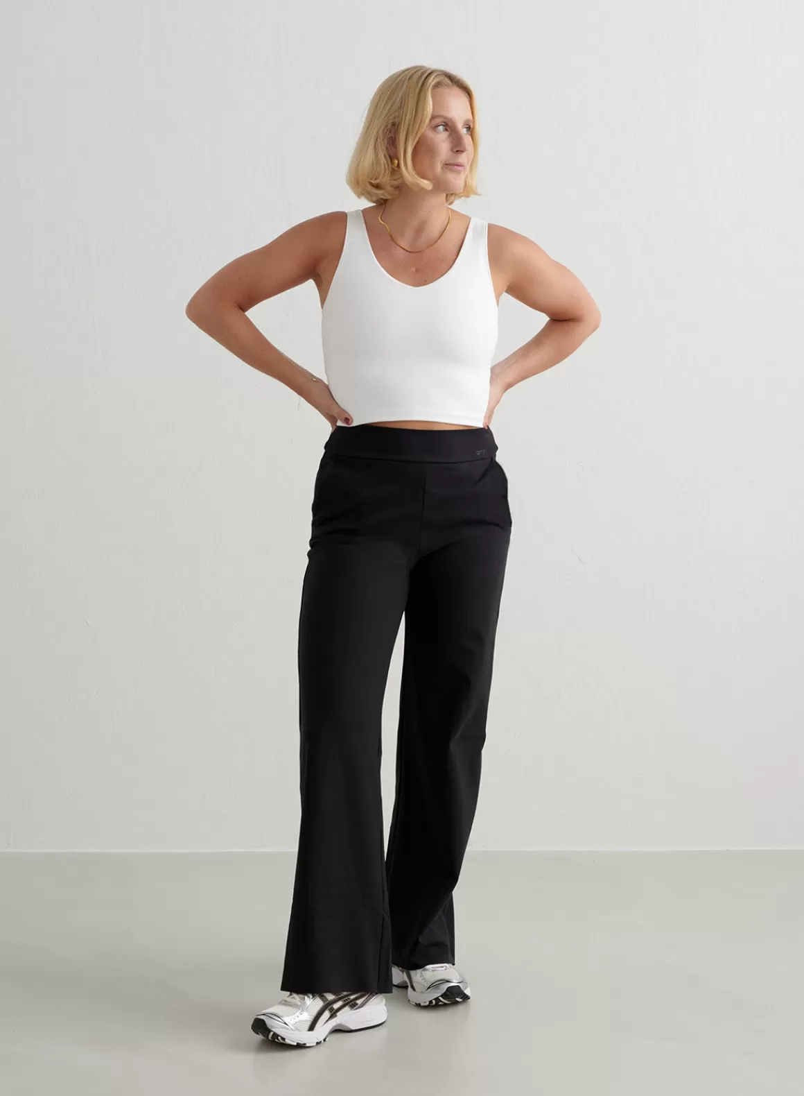 AIM’N Black Sense Wide Petite Pants