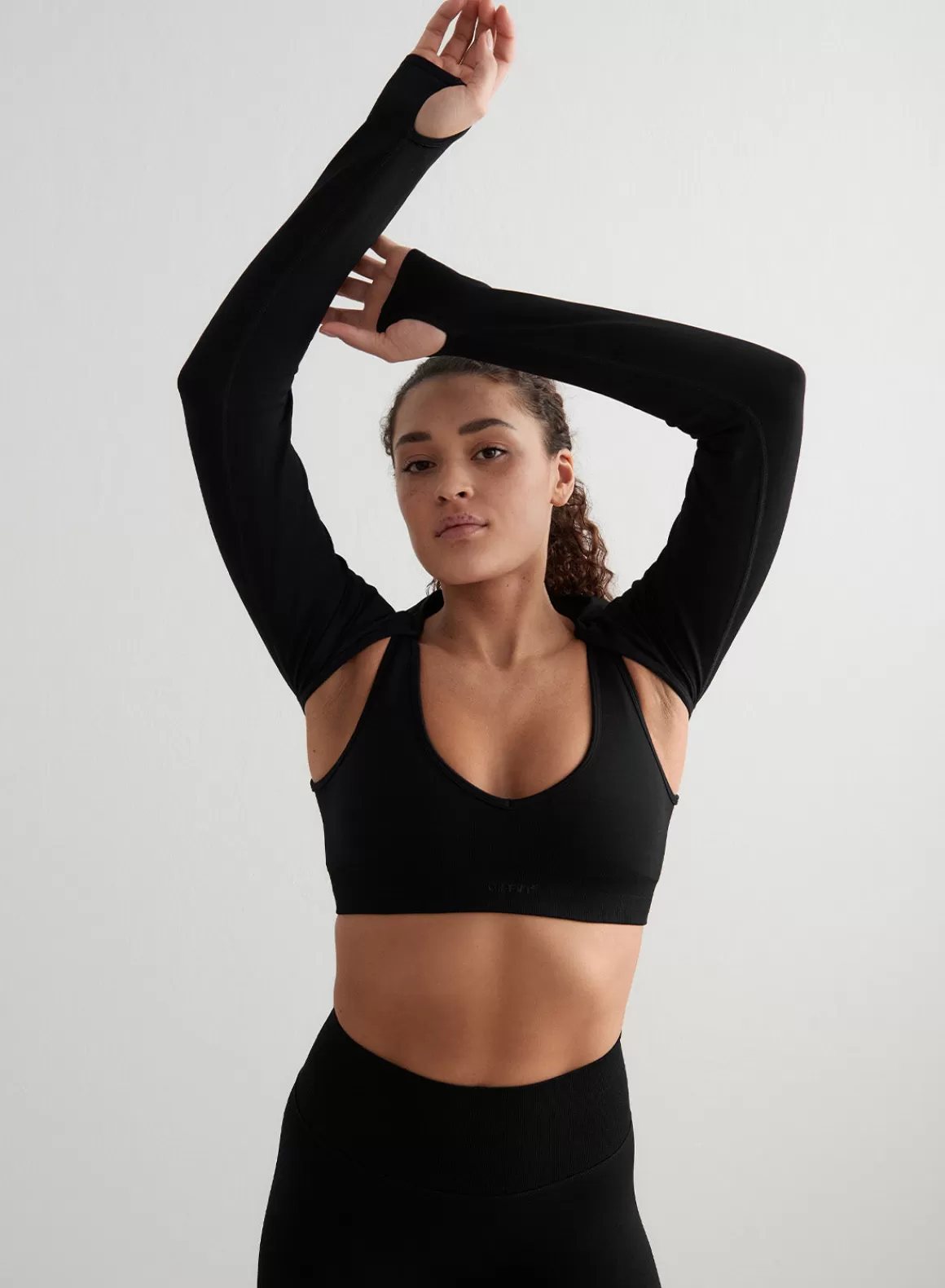 AIM’N Black Shape Seamless Long Sleeve Bolero