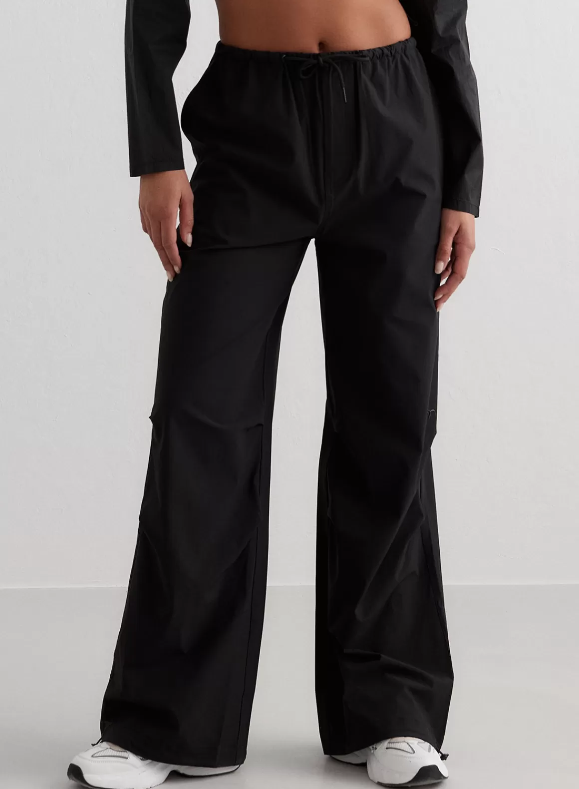 AIM’N Windbreaker Plain Parachute Pants