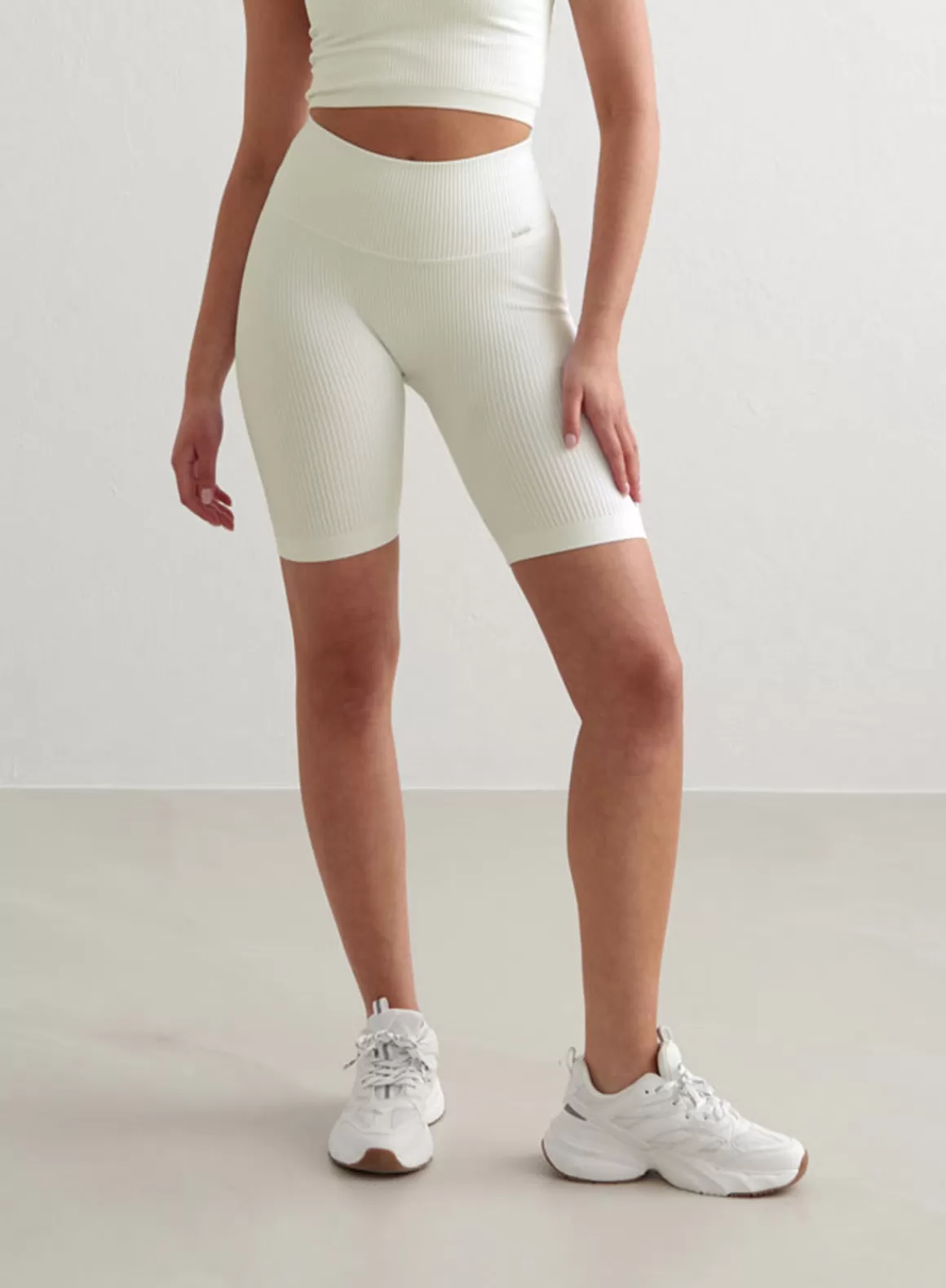 AIM’N Off-White Ribbed Seamless Biker Shorts